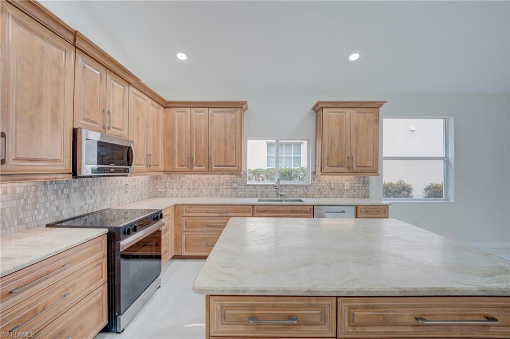 2641 Bellingham CT photo 13