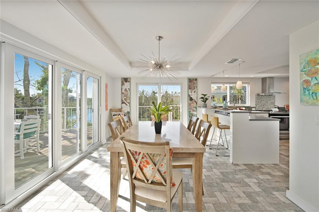 2499 Harbour LN photo 9