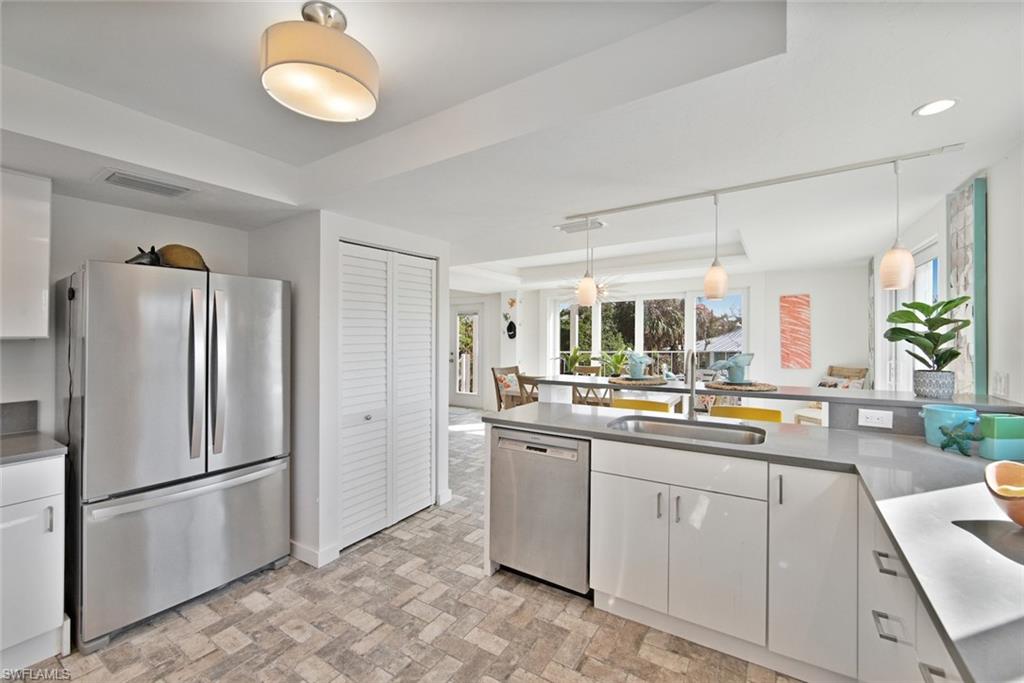 2499 Harbour LN photo 11