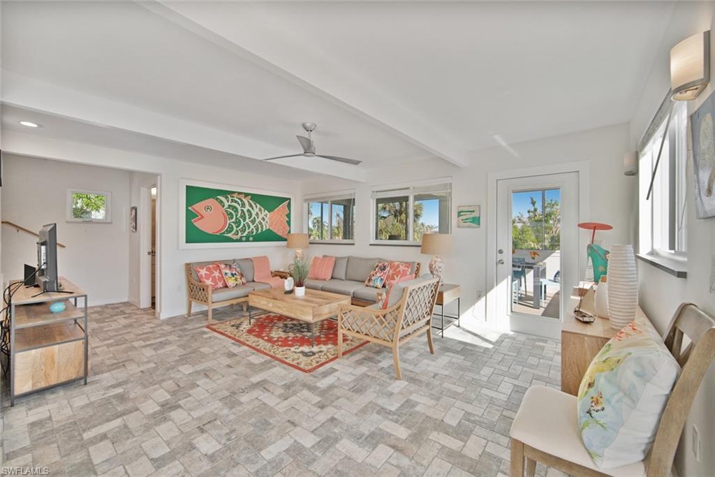 2499 Harbour LN