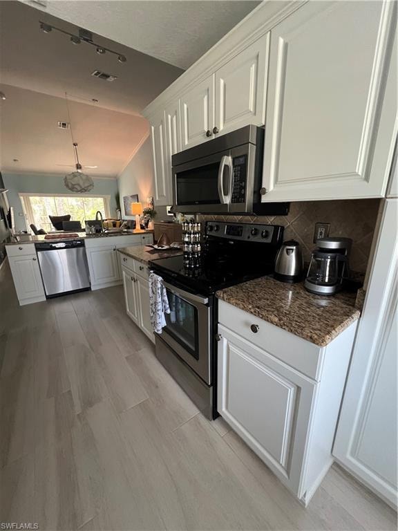 1095 Partridge CIR 201 photo 8