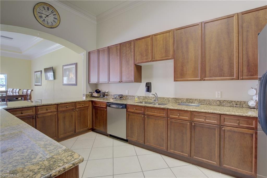 10031 Lake Cove DR 302 photo 8