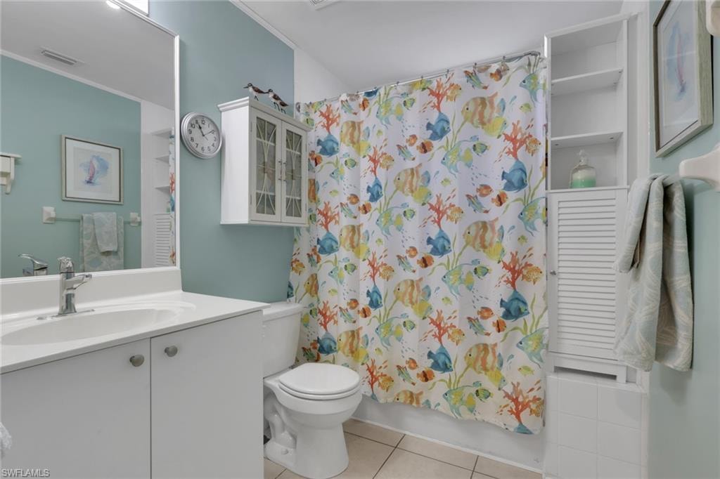 Guest bath with extra storage