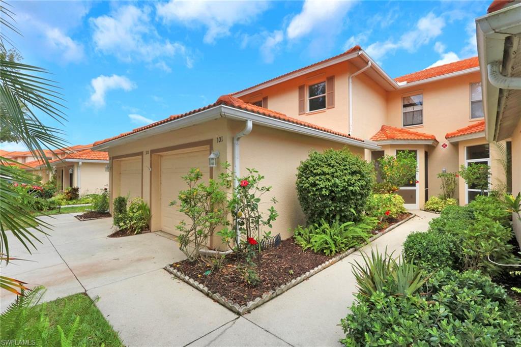 320 Robin Hood CIR 101 photo 24