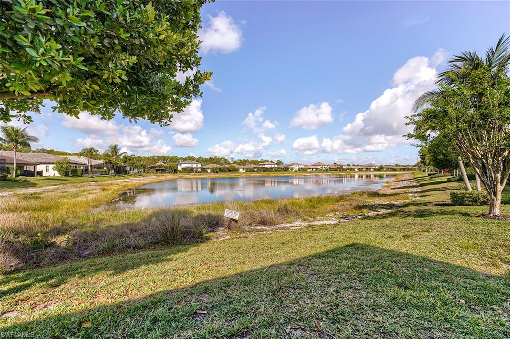 9335 Woodhurst DR photo 33