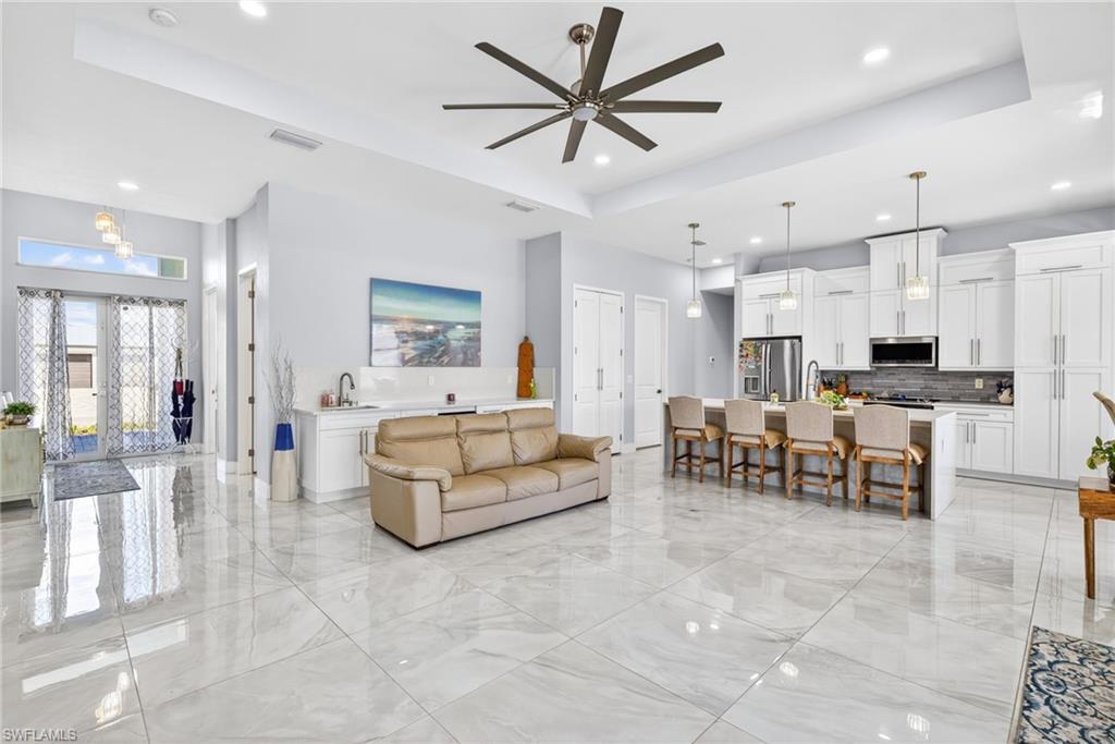 10 NW 35th AVE