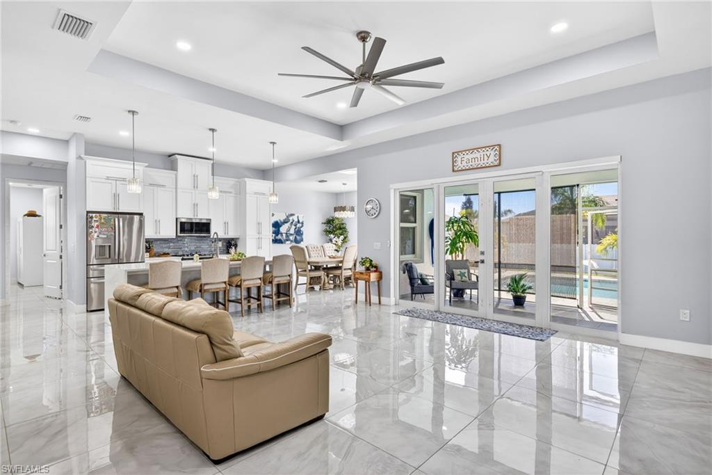 10 NW 35th AVE