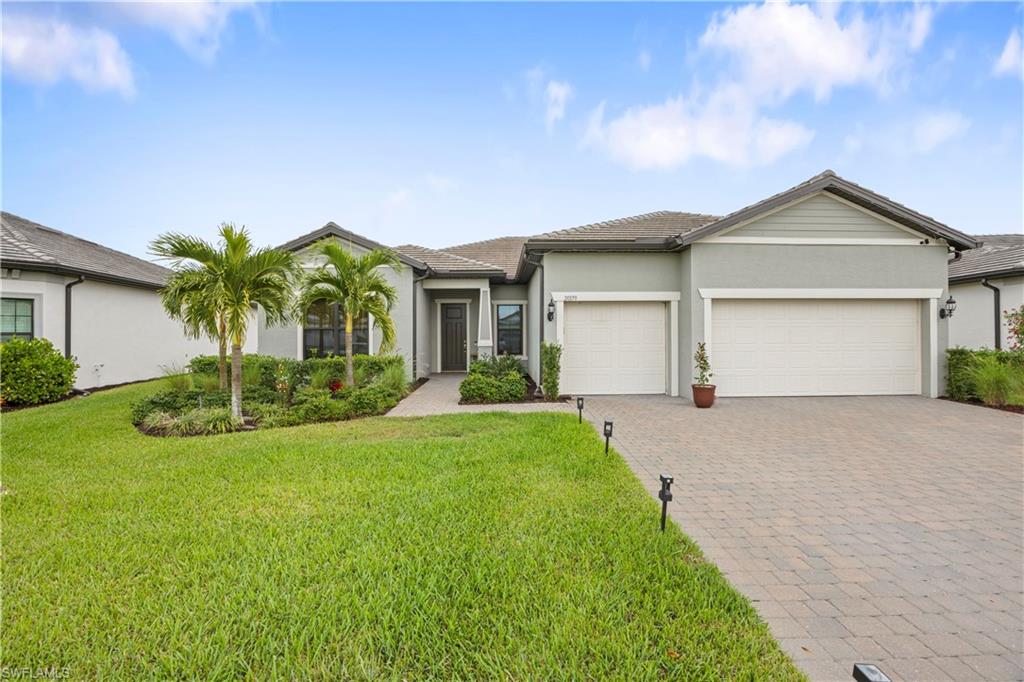 Beautiful front view of the home!
