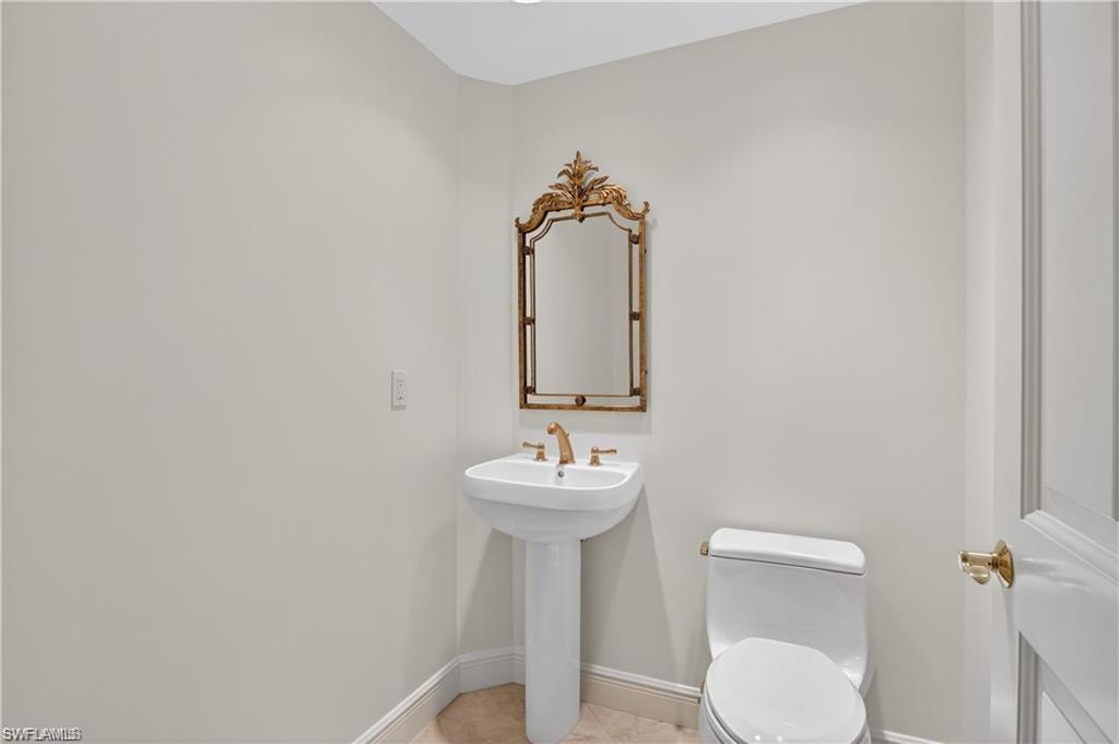1060 Borghese LN 1005 photo 21