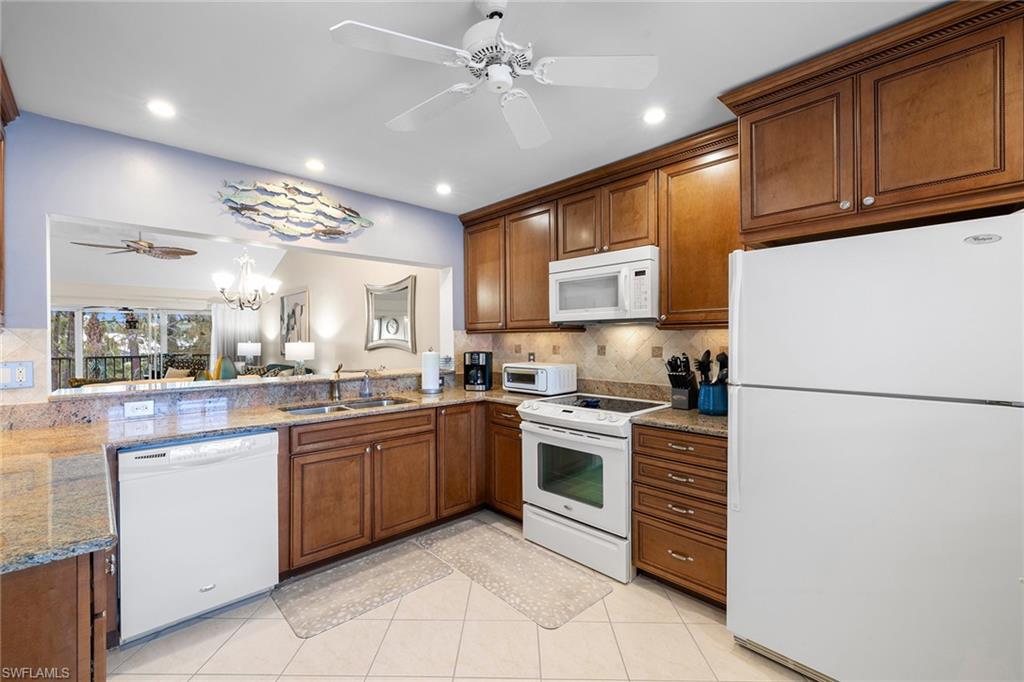 6900 Dennis CIR J-205 photo 26