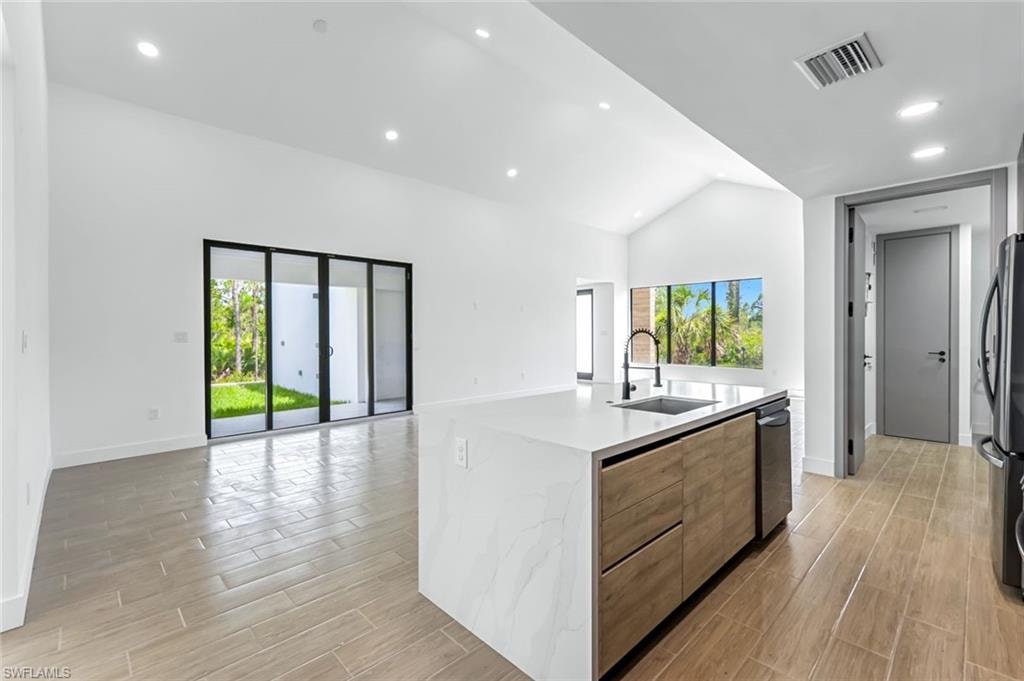 14074 Whittier LN photo 6