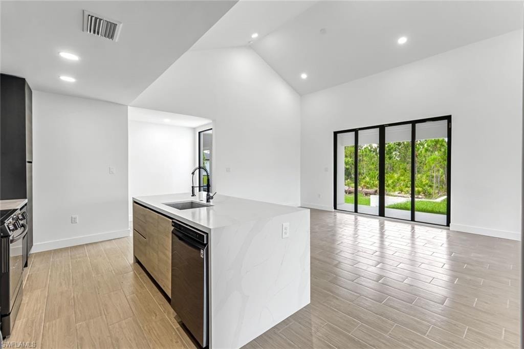 14074 Whittier LN photo 9