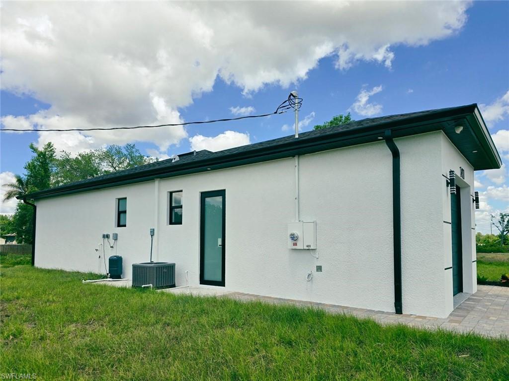1411 Moore AVE photo 46
