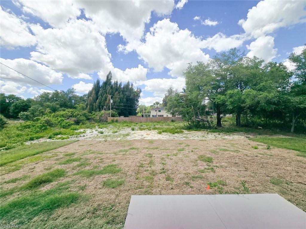 1411 Moore AVE photo 43