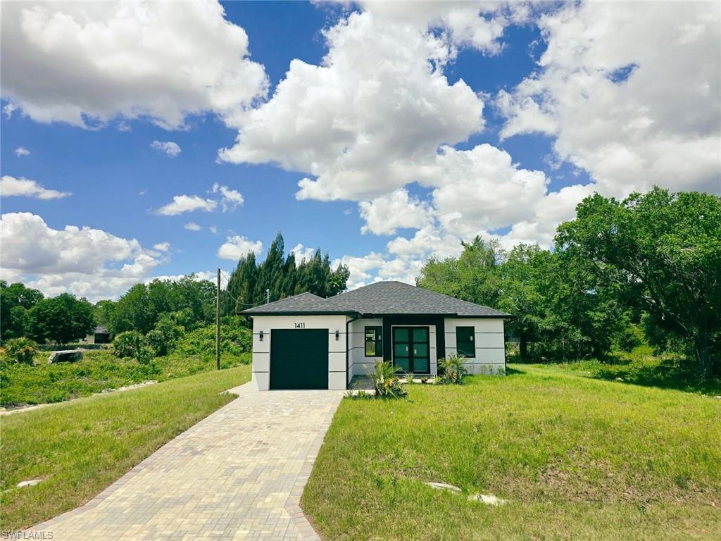 1411 Moore AVE