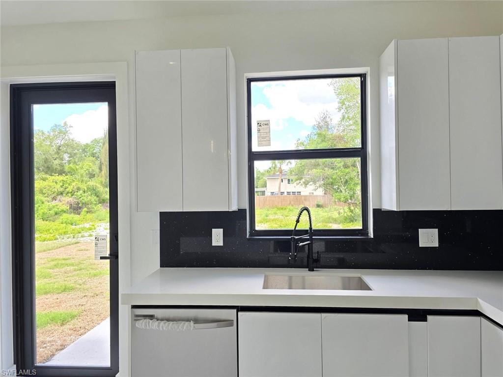 1411 Moore AVE photo 19