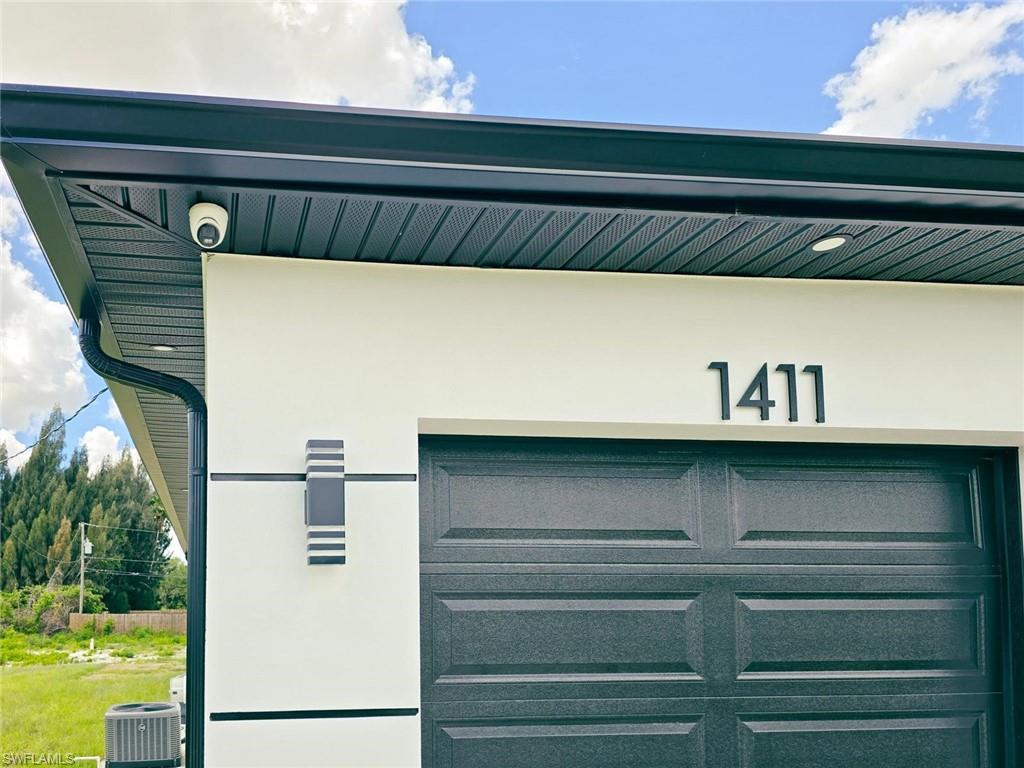 1411 Moore AVE