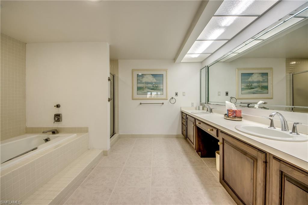 5260 S Landings DR 407 photo 18