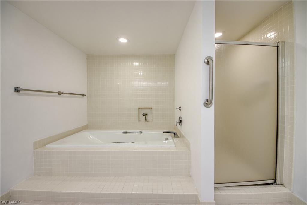 5260 S Landings DR 407 photo 19