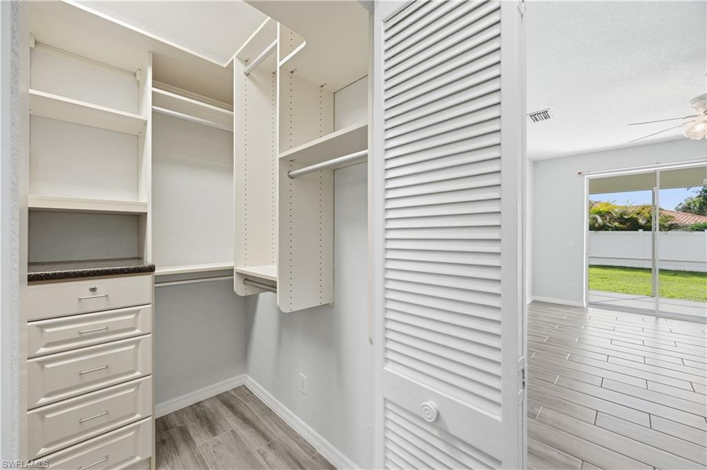 Walk In Custom Closets