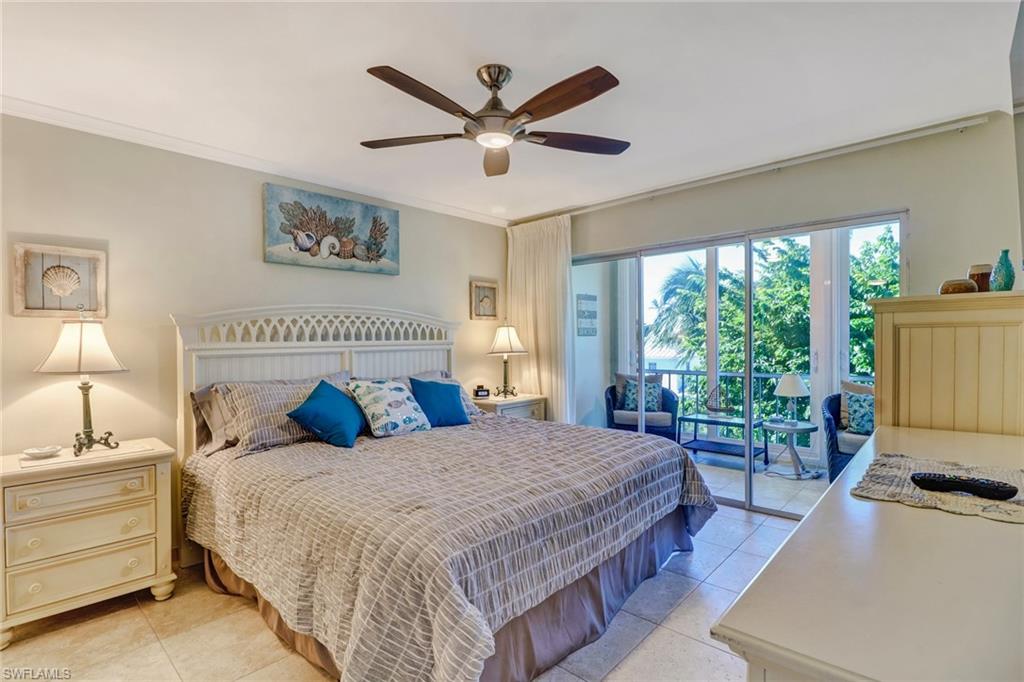 MAIN BEDROOM, KING