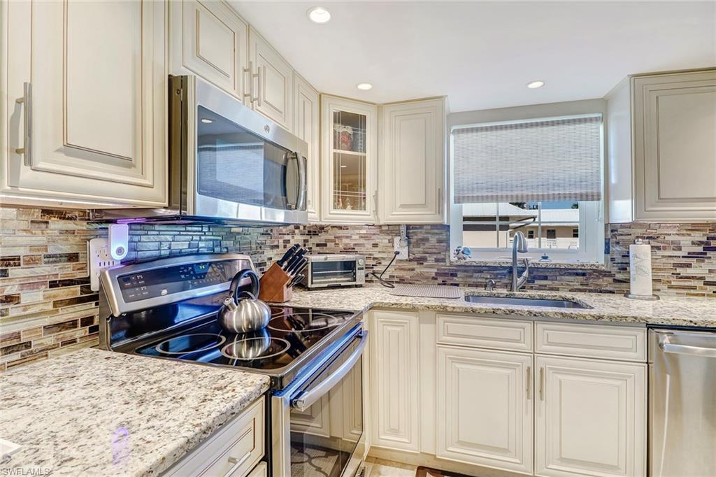 KITCHEN WITH WINDOW
