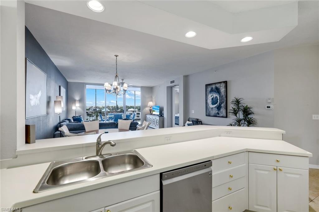 410 Flagship DR 605 photo 11