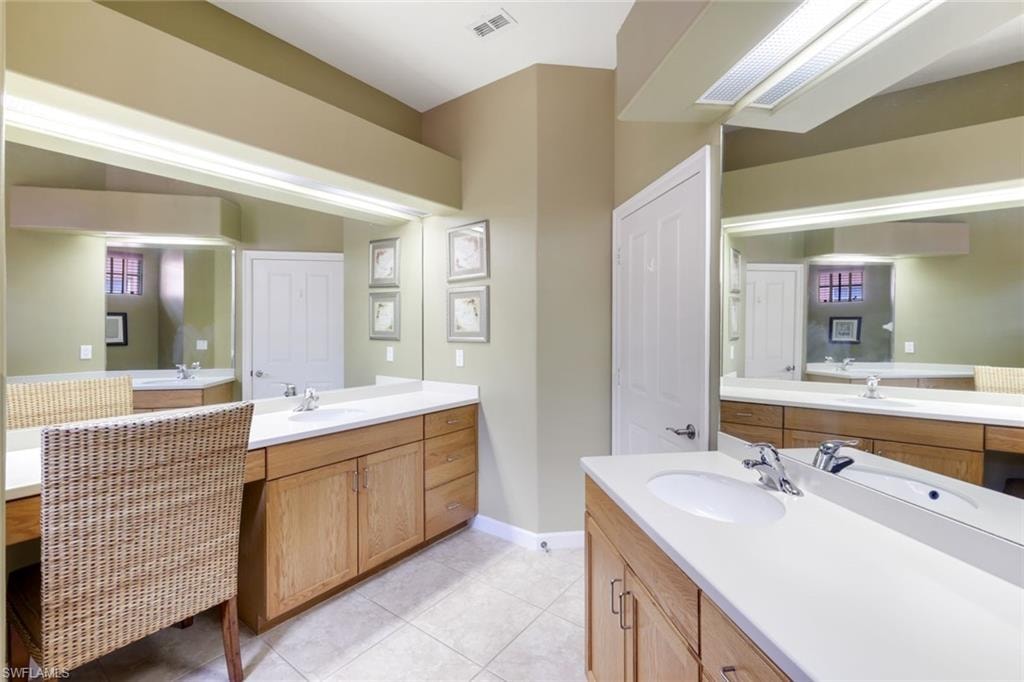8721 Piazza Del Lago CIR 205 photo 17