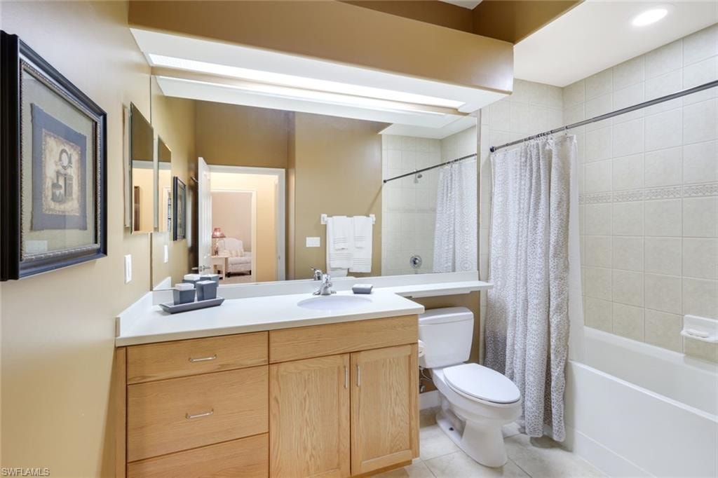 8721 Piazza Del Lago CIR 205 photo 19