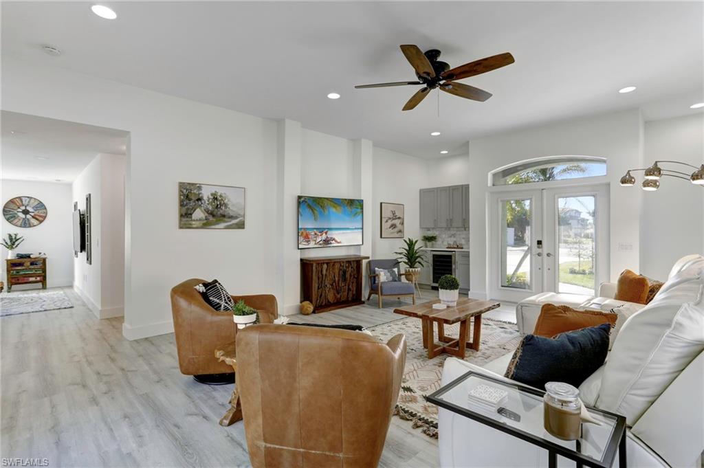 10842 Vanderbilt DR