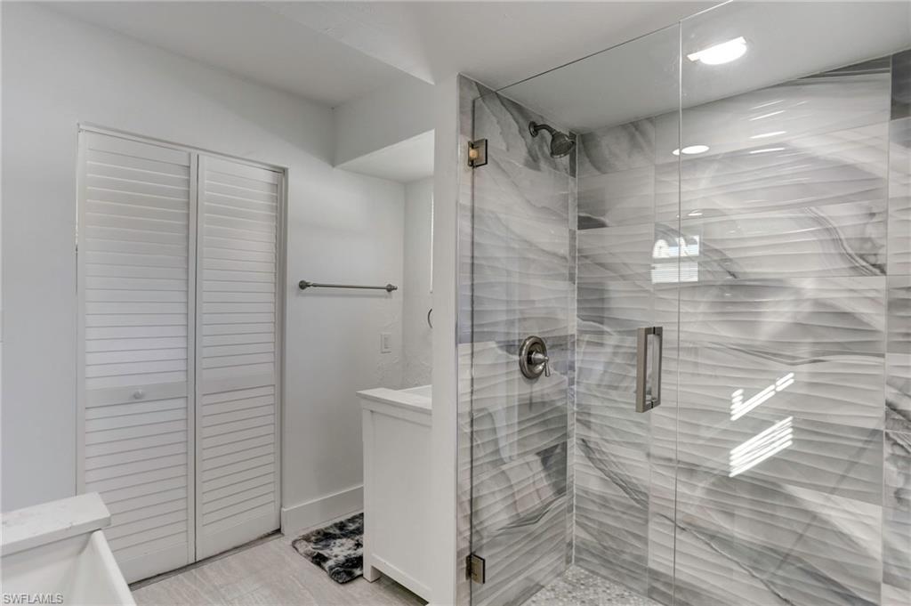 10842 Vanderbilt DR photo 12