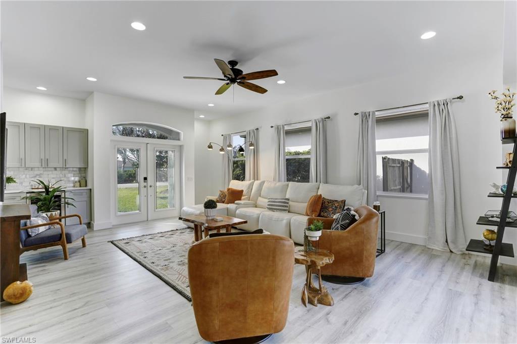 10842 Vanderbilt DR