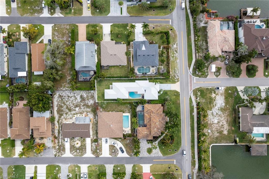 10842 Vanderbilt DR photo 28