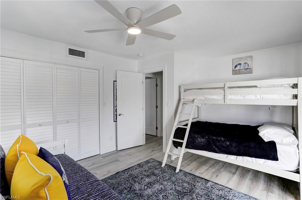 10842 Vanderbilt DR photo 20