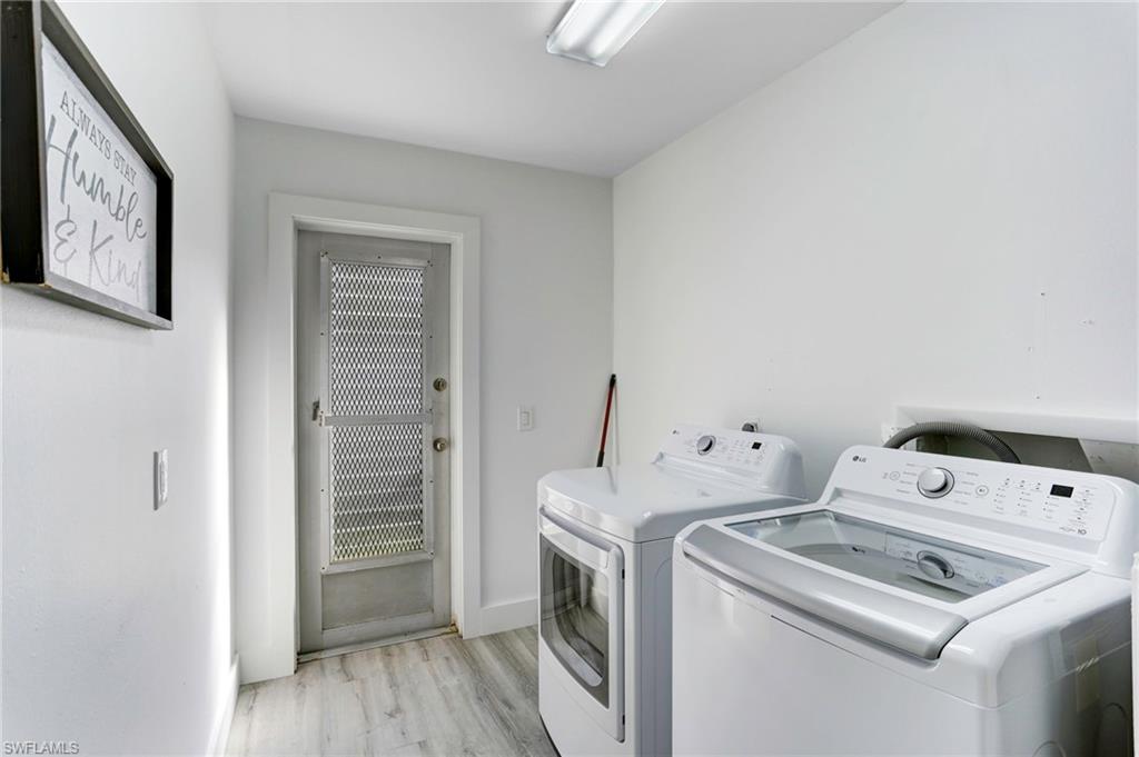 10842 Vanderbilt DR photo 24
