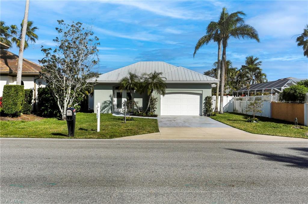 10842 Vanderbilt DR photo 25