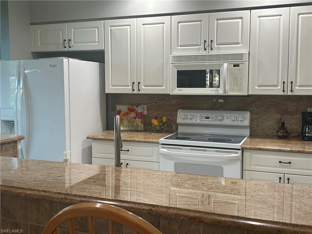 8076 Queen Palm LN 412 photo 14