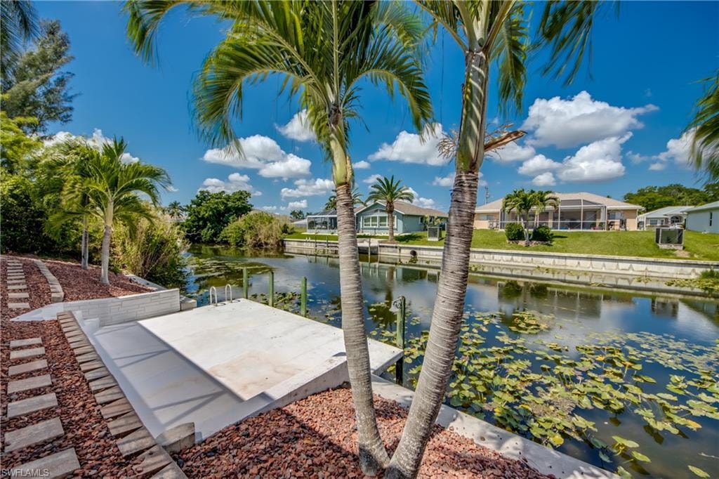 Relax by the canal or enjoy fishing, boating or kayaking & explore miles of freshwater canals!