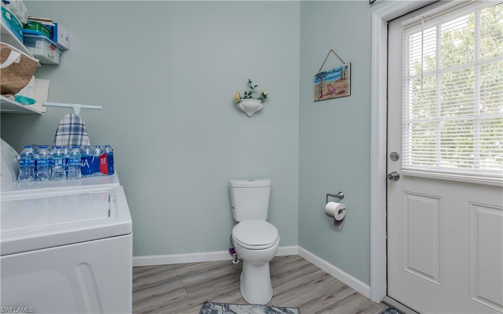 1/2 BATHROOM & LAUNDRY ROOM
