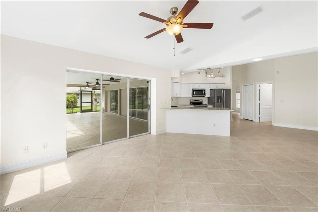 10340 Regent CIR photo 17