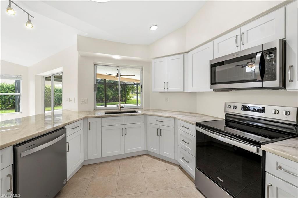 10340 Regent CIR photo 7