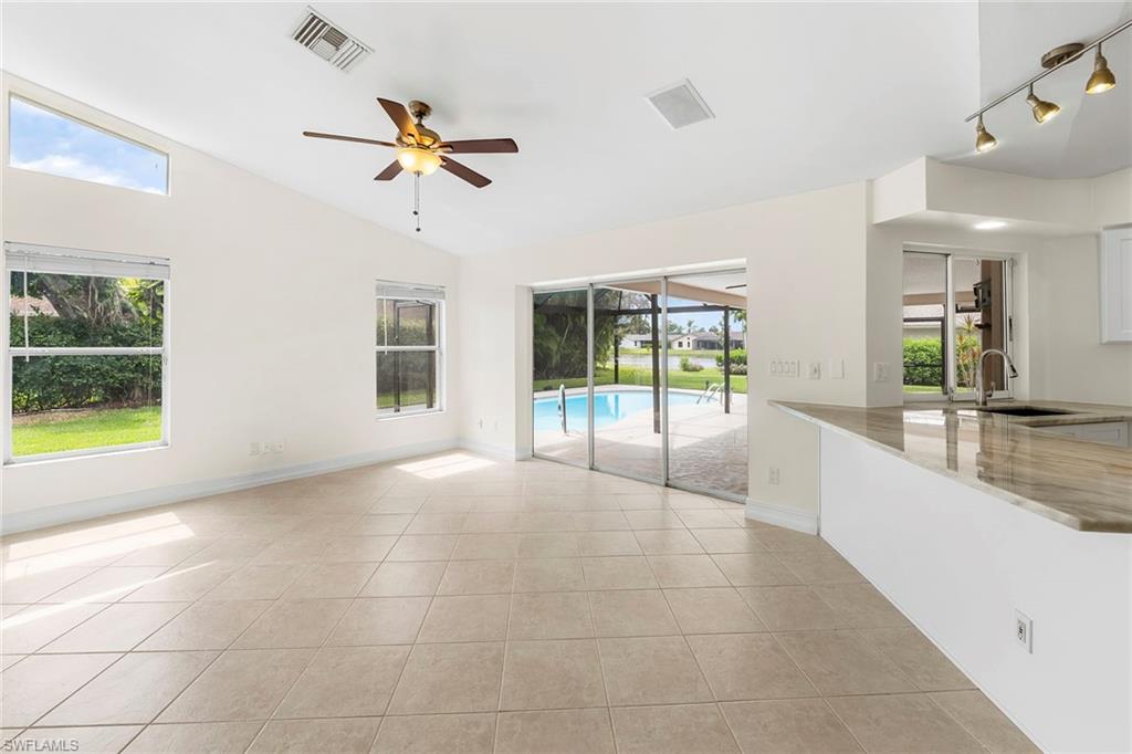 10340 Regent CIR photo 15