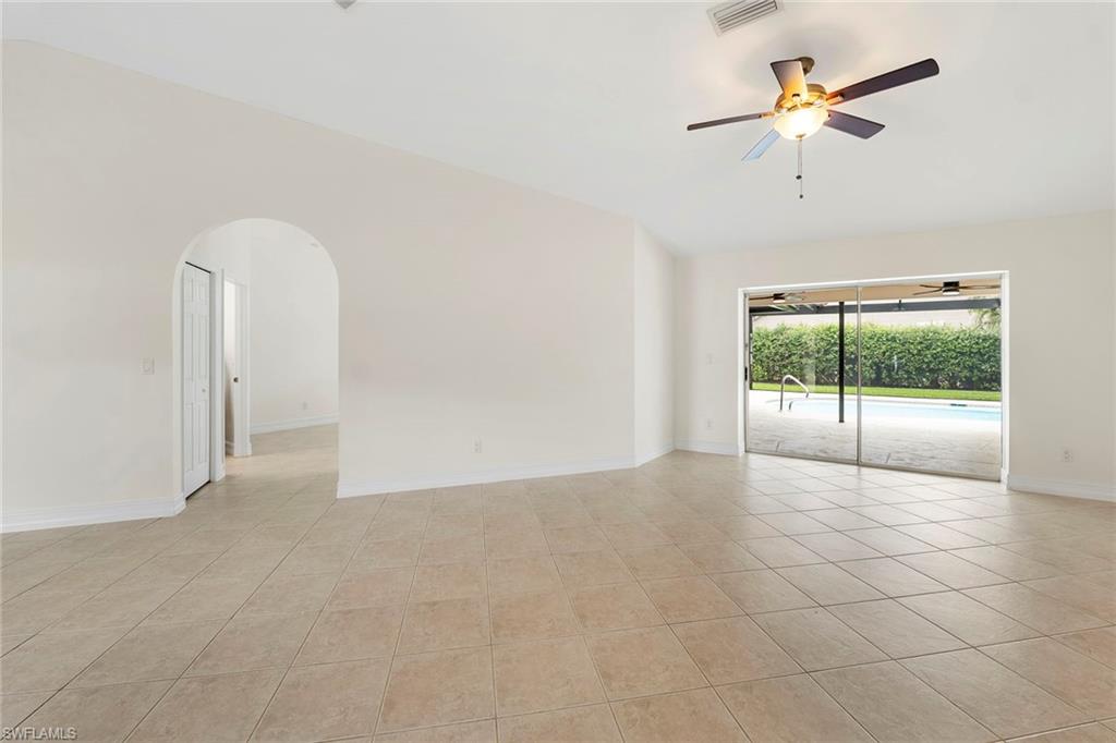 10340 Regent CIR photo 8