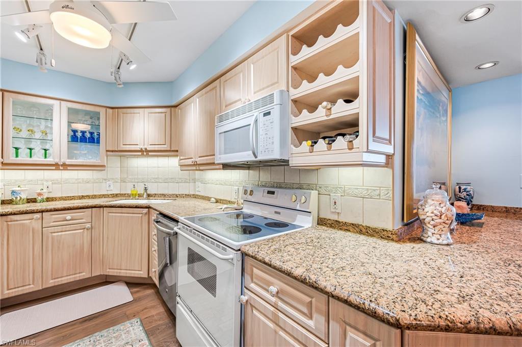 4001 Gulf Shore BLVD N 505 photo 6