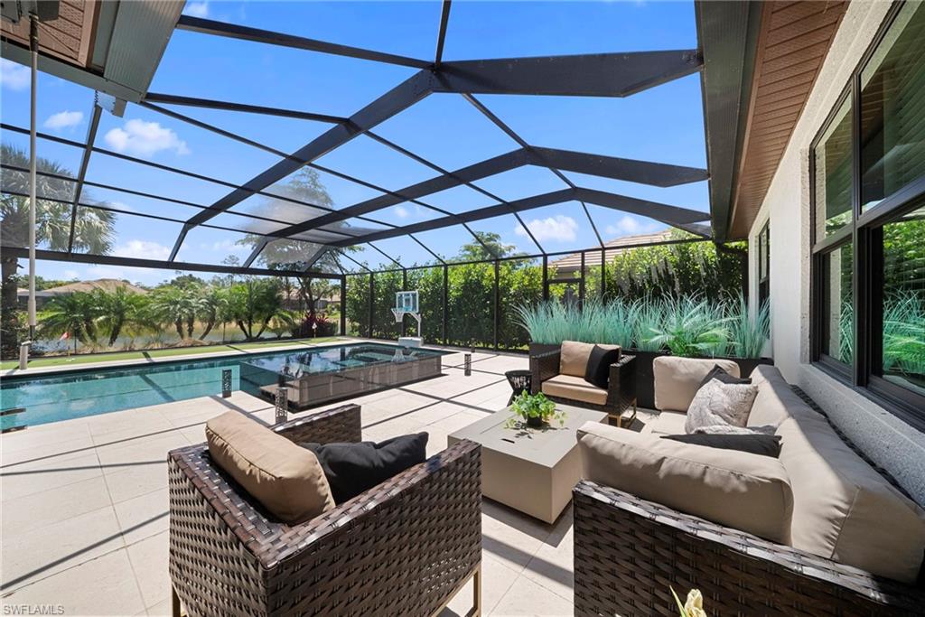 7052 Live Oak DR