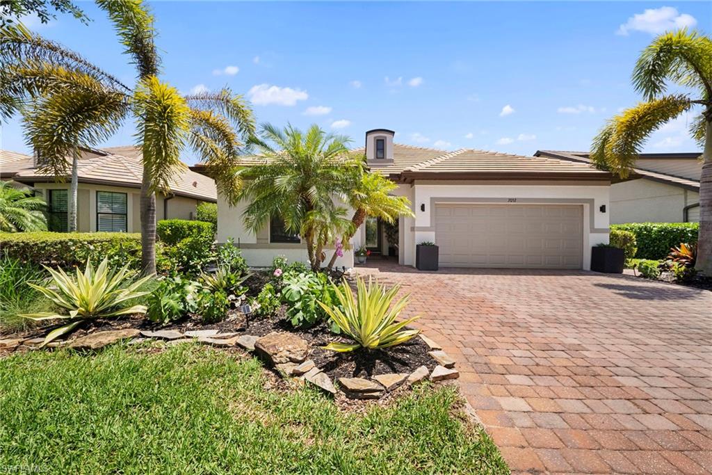 7052 Live Oak DR