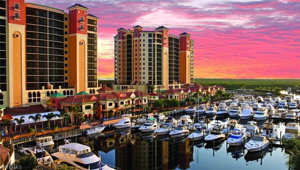 Cape Harbor A walkable marina with shops / waterfront dinning