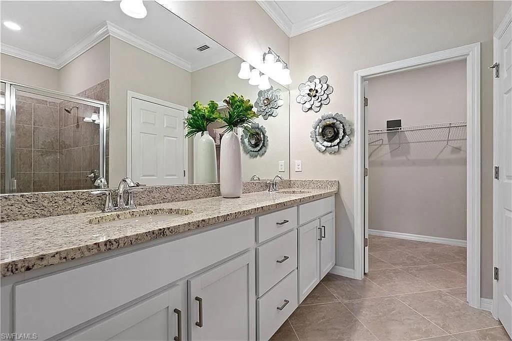 4359 Lemongrass DR photo 17