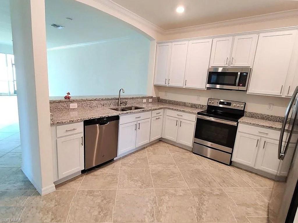 4359 Lemongrass DR photo 7