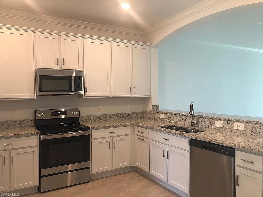 4359 Lemongrass DR photo 8